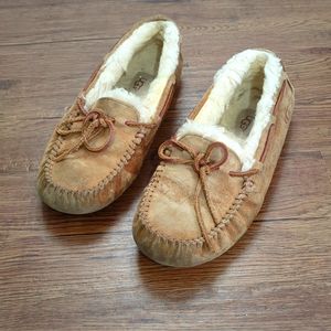 UGG Slip On Loafers Sz 8
